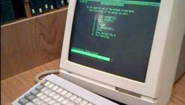 Dumb Terminal: Peran dan Evolusi dalam Teknologi Komputer
